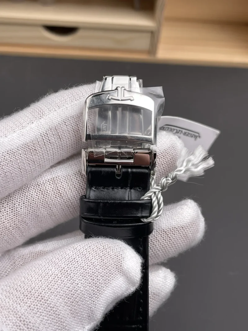 Jaeger-Le Coultre Master 39mm