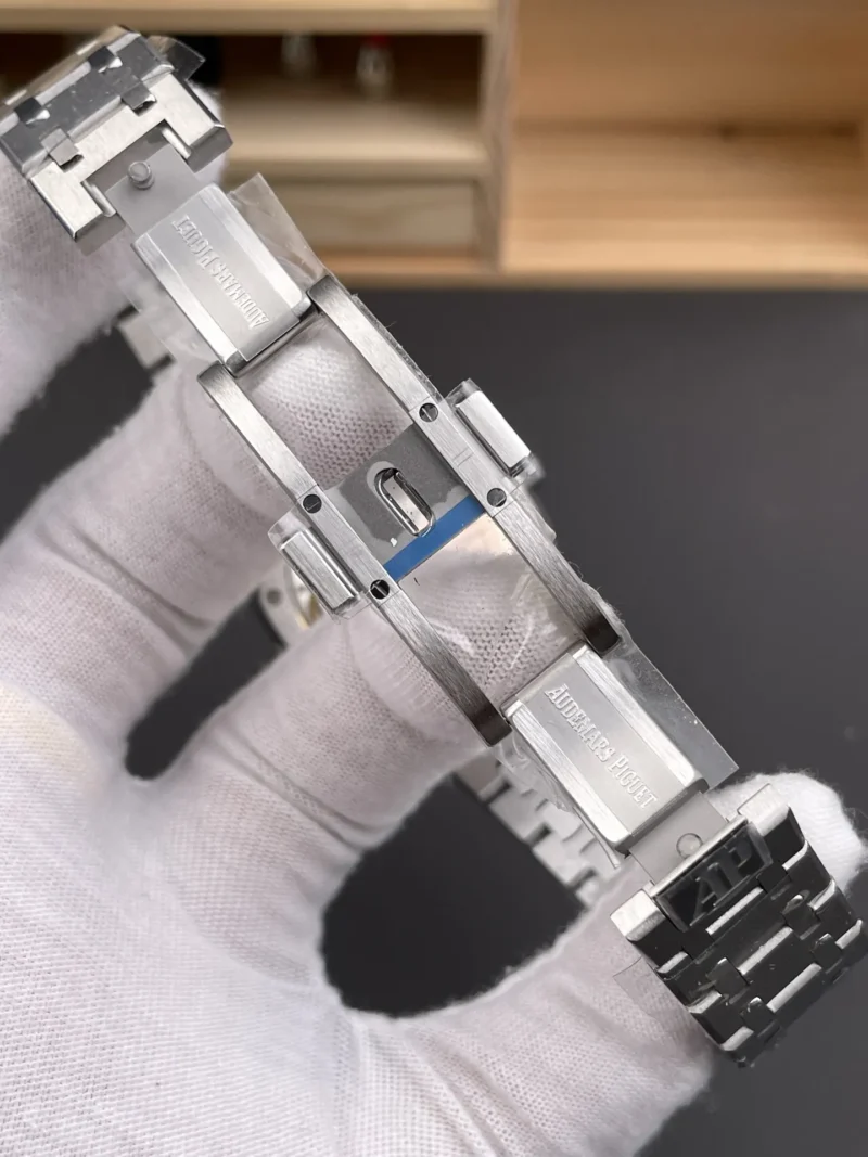 AP Royal Oak 77350 White Dial 34mm
