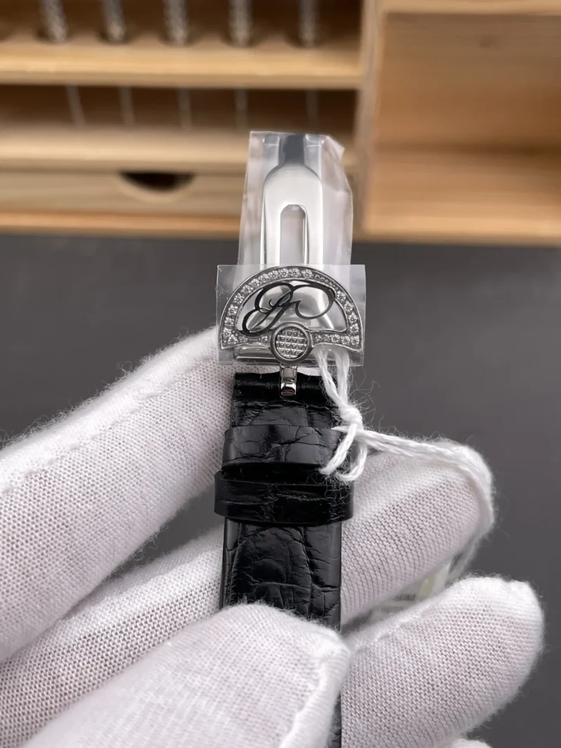 Breguet Reine de Naples Diamond Bezel 33x25mm