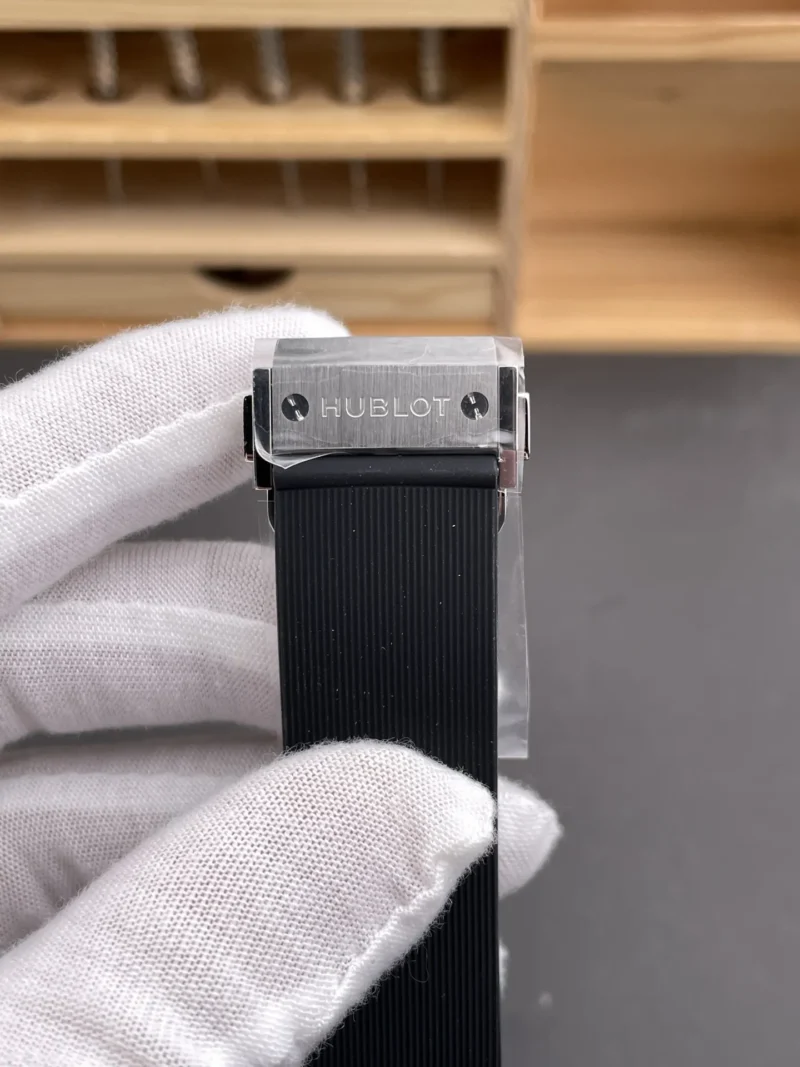 Hublot Classic Fusion Titanium 42mm