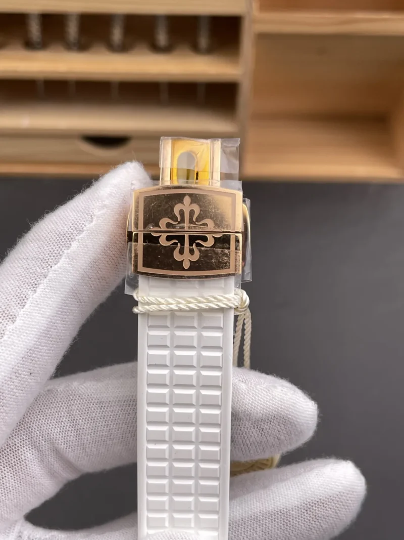 Patek Philippe Aquanaut Rose Gold 35.6mm