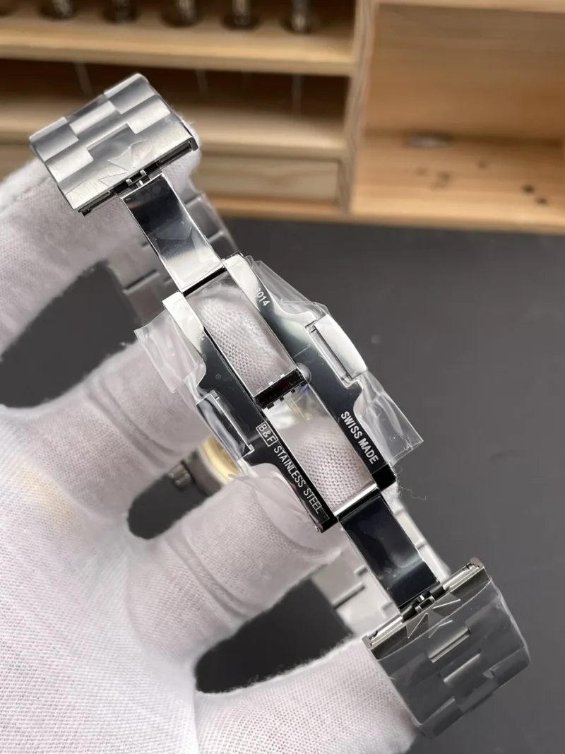 Vacheron Constantin Overseas Blue Dial 41mm