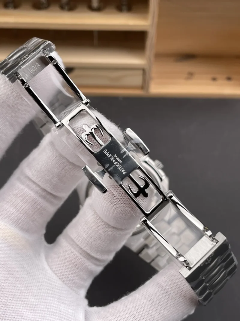 Patek Philippe Nautilus 5740 Blue Dial 40mm