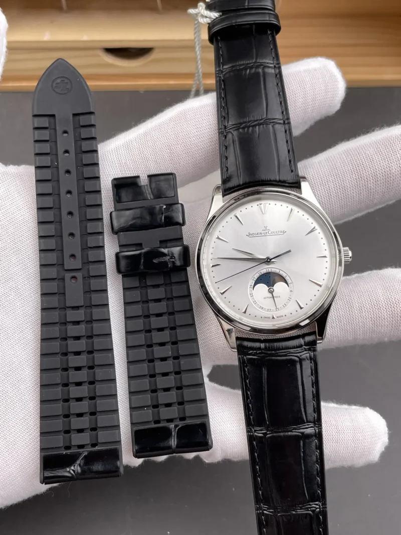Jaeger-Le Coultre Classic V2dual straps included Silver Dial 39mm