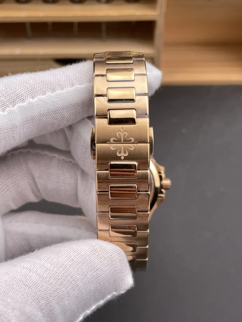 Patek Philippe Nautilus 7118 Rose Gold 35.2mm