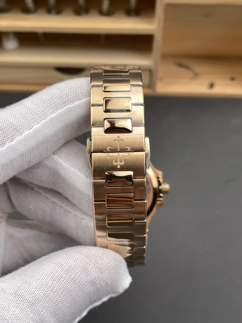 Patek Philippe Nautilus 7118 Rose Gold 35.2mm