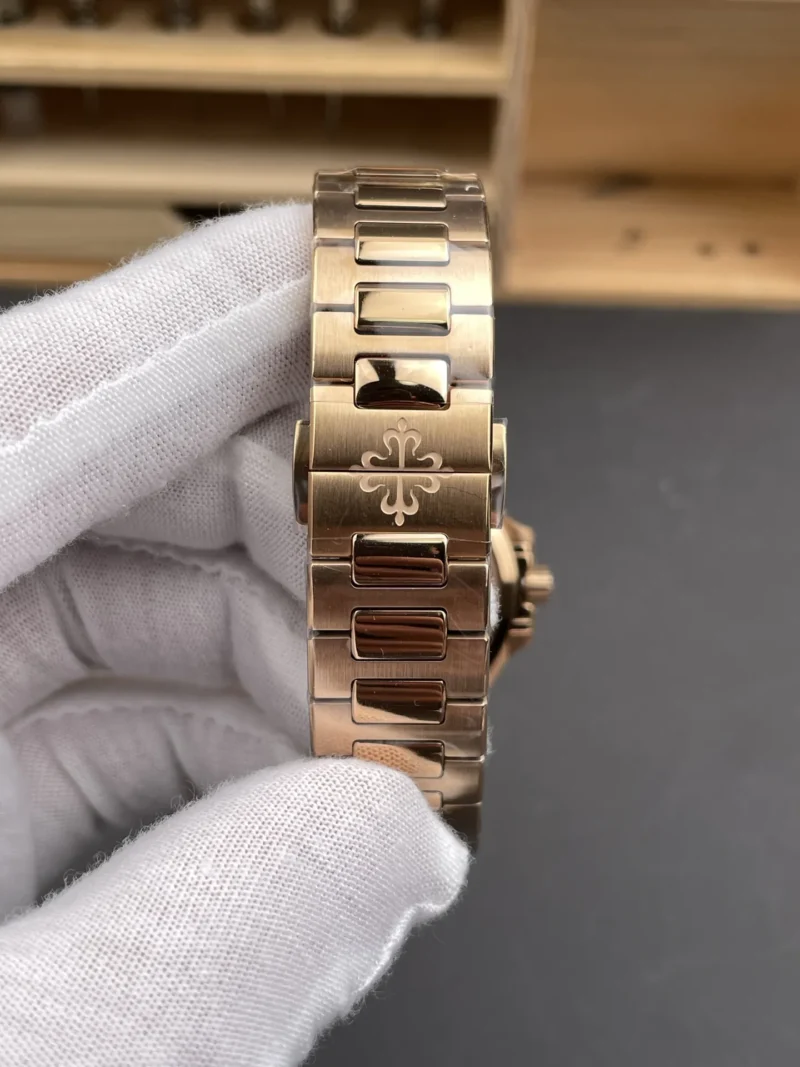 Patek Philippe Nautilus 7118 Rose Gold 35.2mm