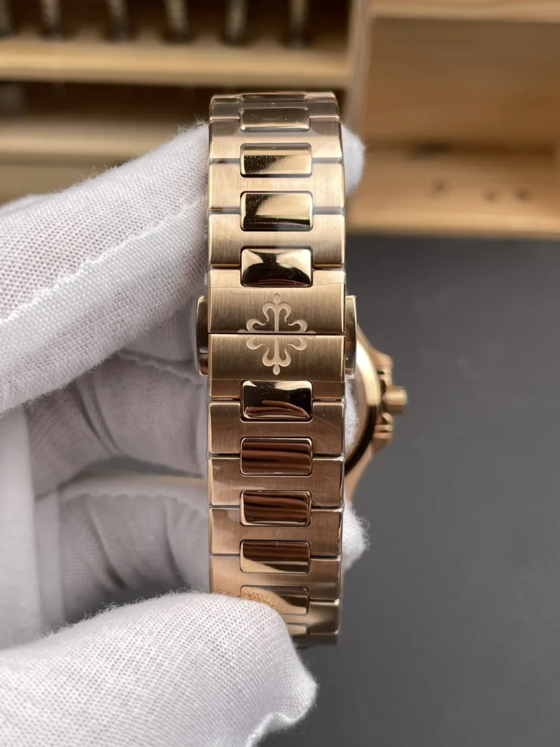 Patek Philippe Nautilus 7118 Rose Gold 35.2mm