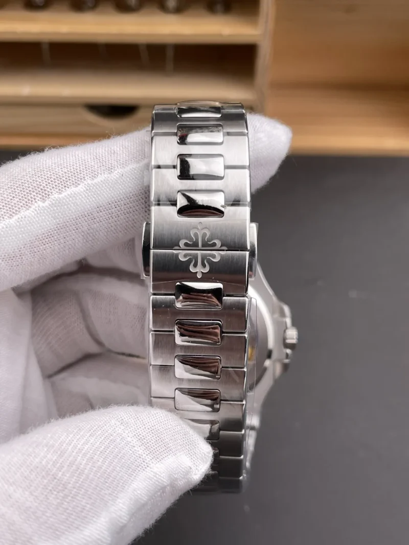 Patek Philippe Nautilus 5811 Blue 41mm