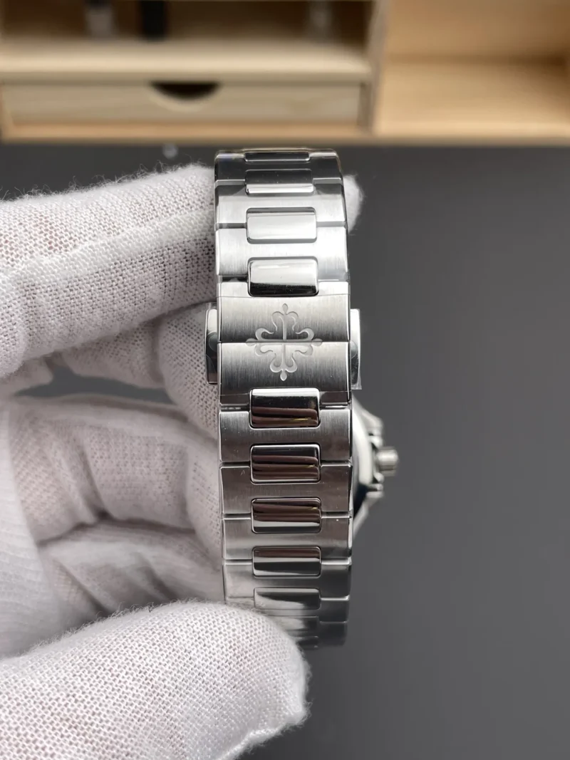 Patek Philippe Nautilus 7118 White Dial 35.2mm