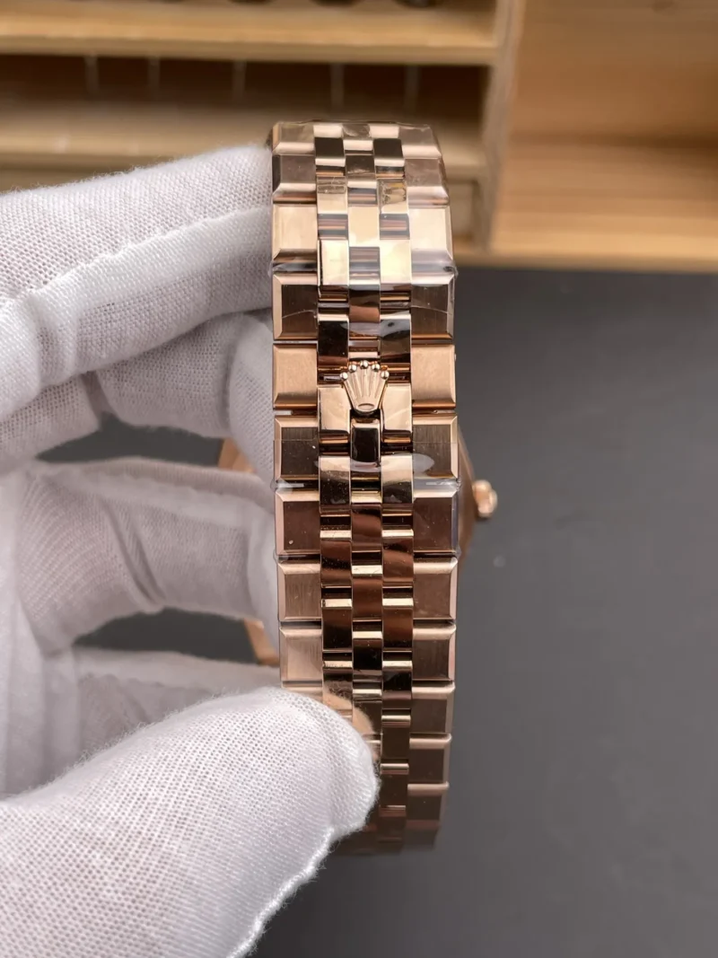 Rolex Sky-Dweller Rose Gold 40mm