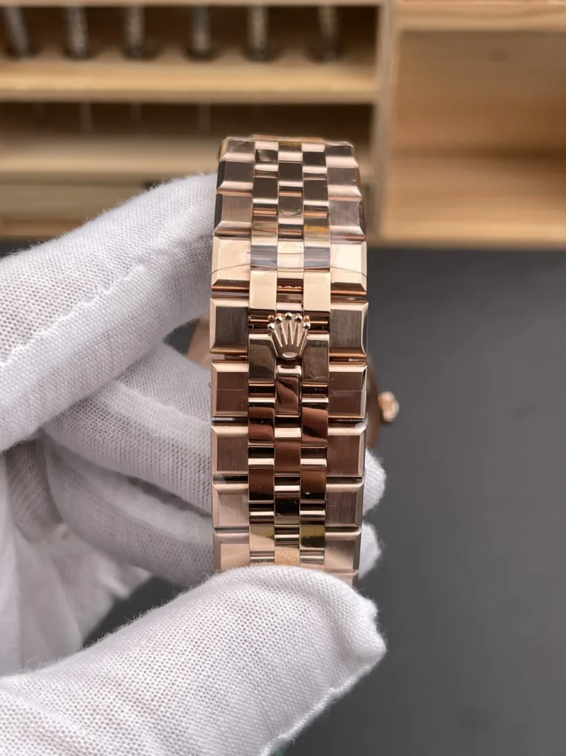 Rolex Sky-Dweller Rose Gold 40mm