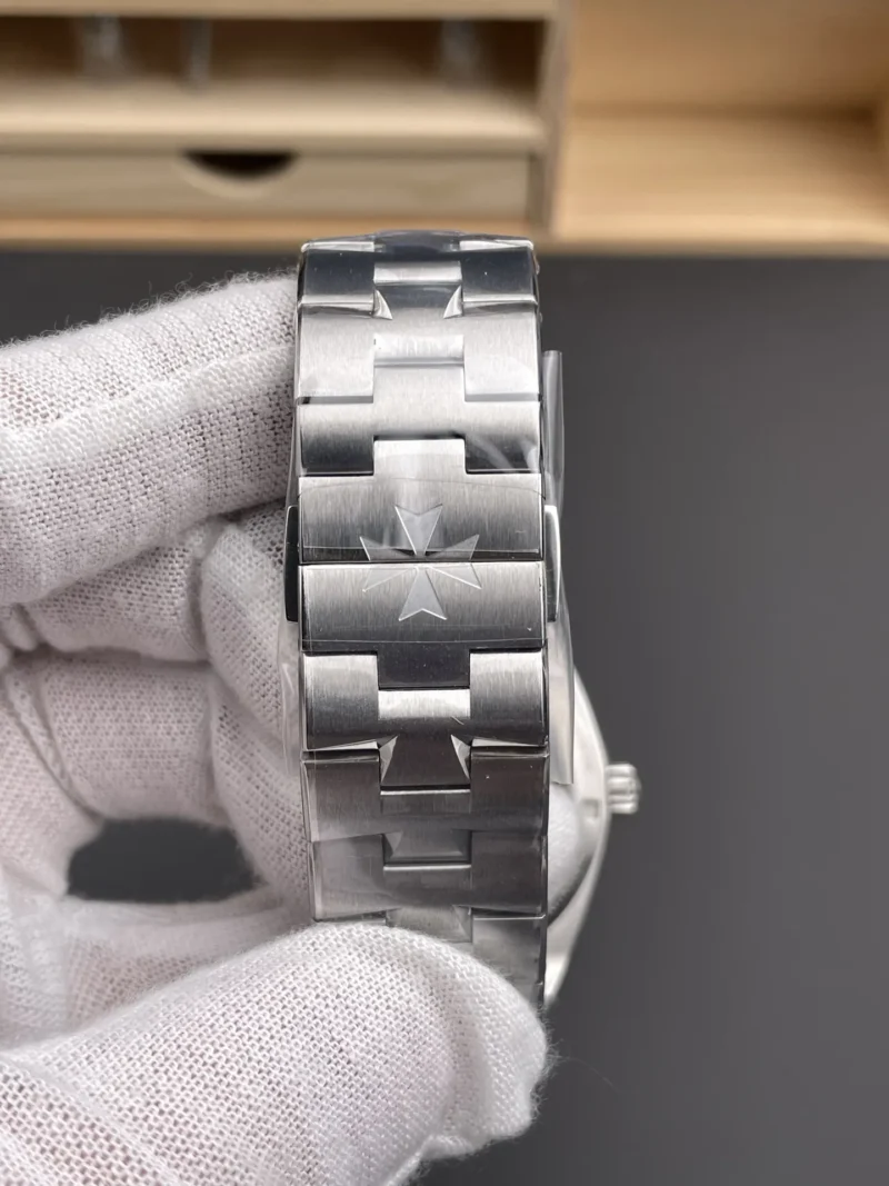Vacheron Constantin Overseas 4500 Silver White 41mm