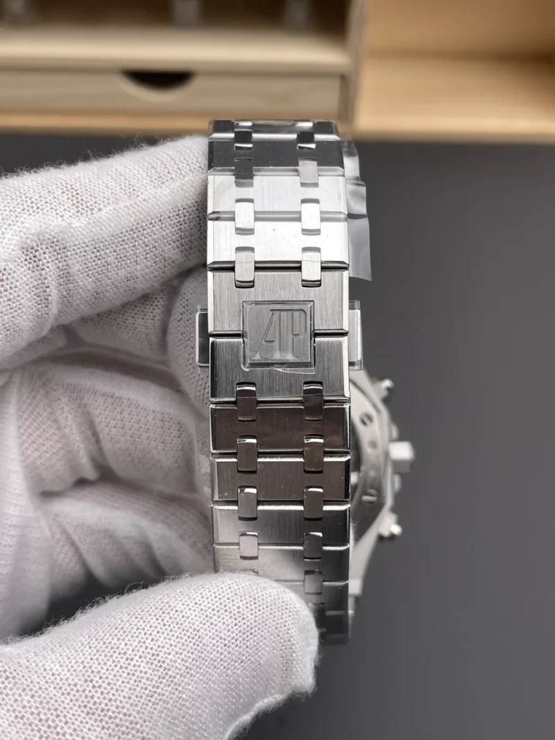 AP Royal Oak 26240 Purple Dial 41mm