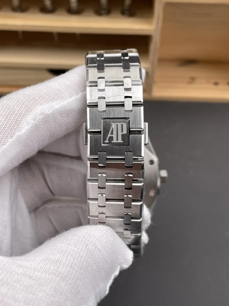 AP Royal Oak 15400 White Dial 41mm