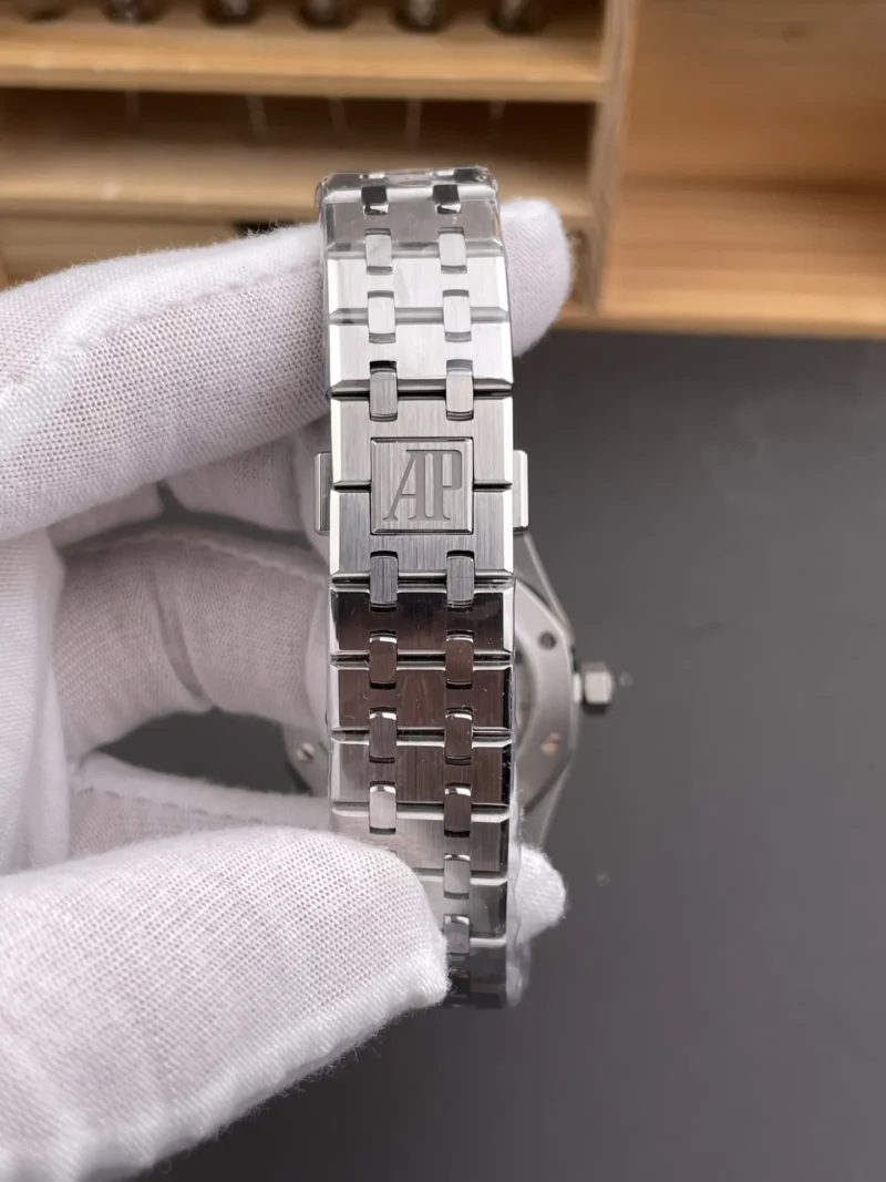 AP Royal Oak 15451 Diamond Bezel 37mm
