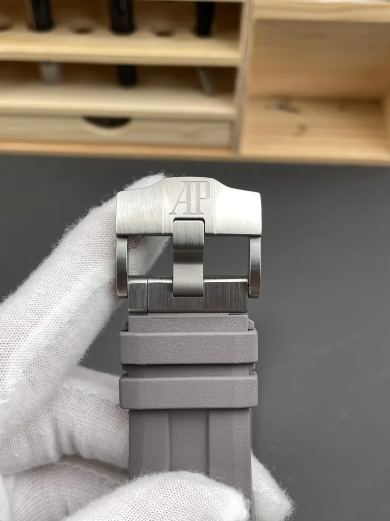AP Royal Oak 15720 Grey Dial 42mm