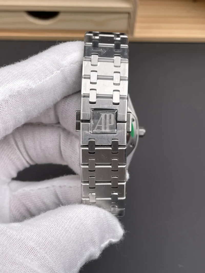 AP Royal Oak 77350 White Dial 34mm