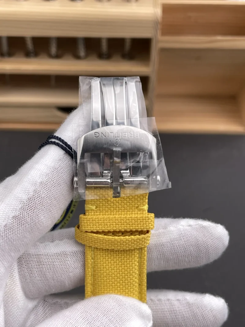 Breitling Avenger 42mm