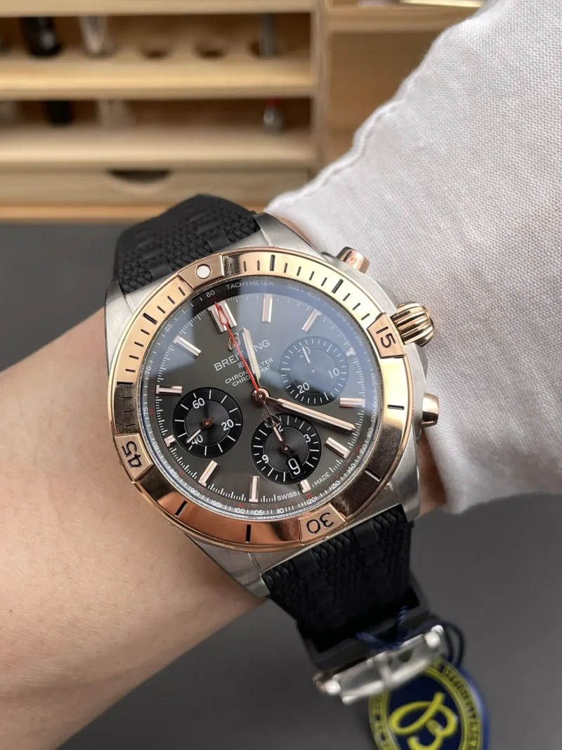 Breitling Chronomat B01rose gold Grey dial Rubber Strap 42mm