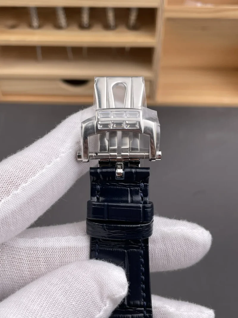 Patek Philippe Nautilus 5724 Baguette Diamond 40mm