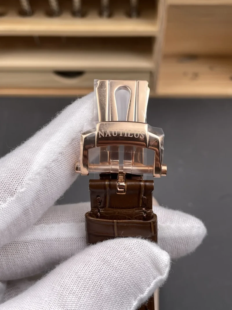 Patek Philippe Nautilus 5712 Rose Gold 40mm