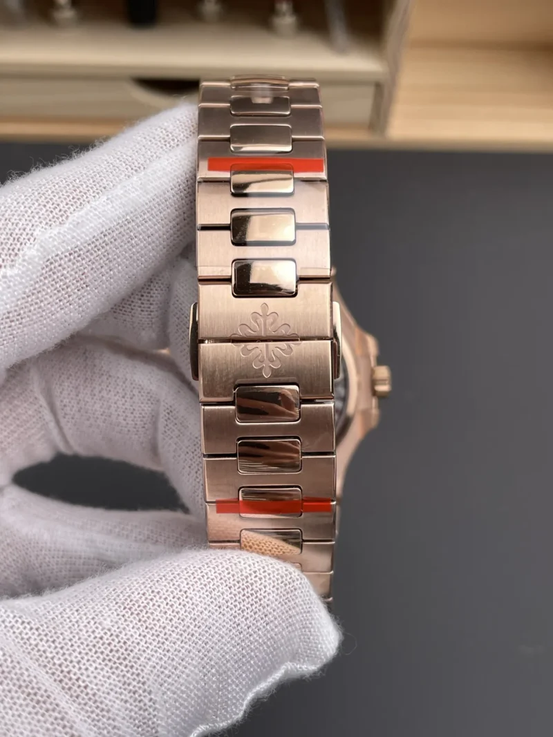 Patek Philippe Nautilus 5712 Rose Gold 40mm