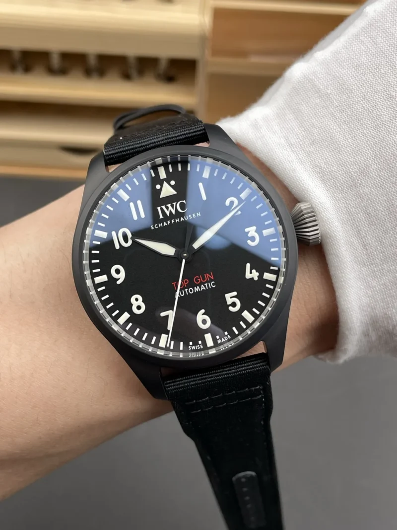 IWC Pilot IW329801titanium Black dial 43.8mm