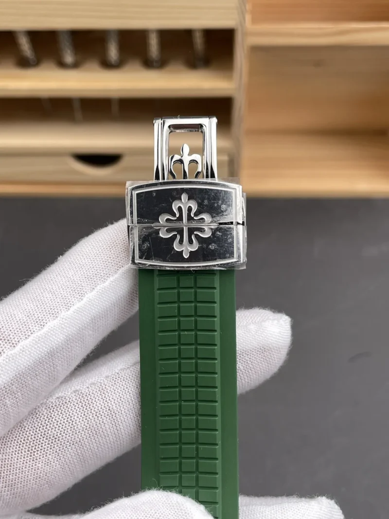 Patek Philippe Aquanaut Green Dial 39.9mm