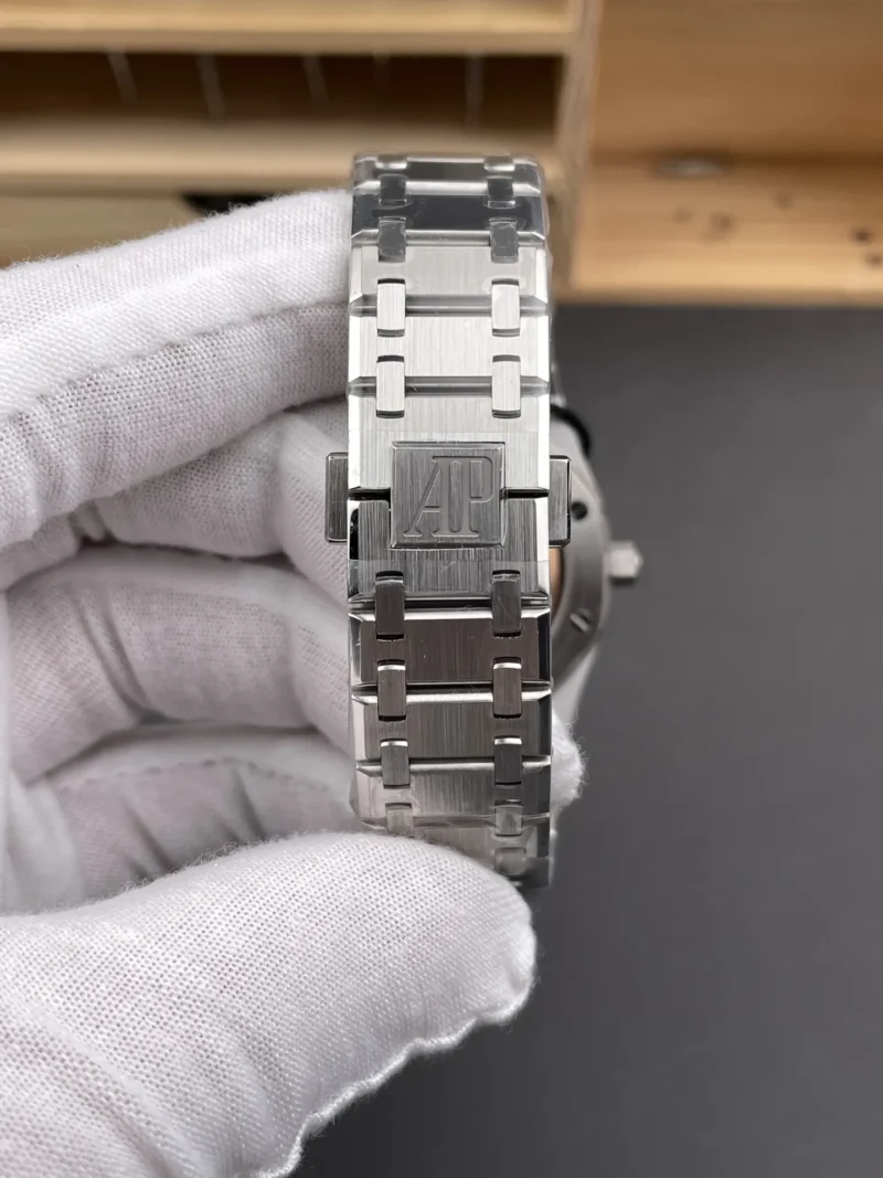 AP Classic 15202 Blue Dial 39mm