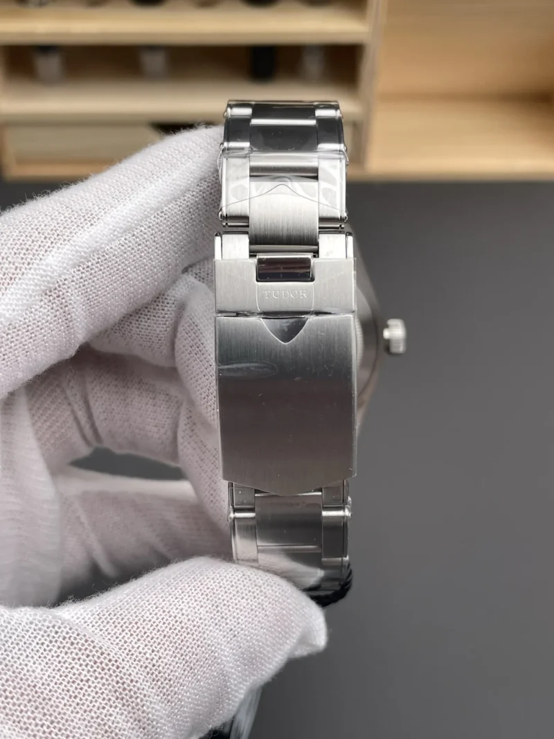 Tudor Black Bay Red 39mm