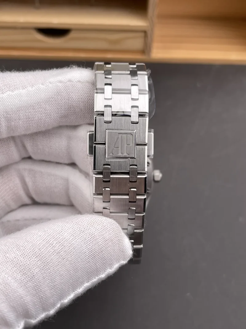 AP Royal Oak 67650 Black Dial 33mm