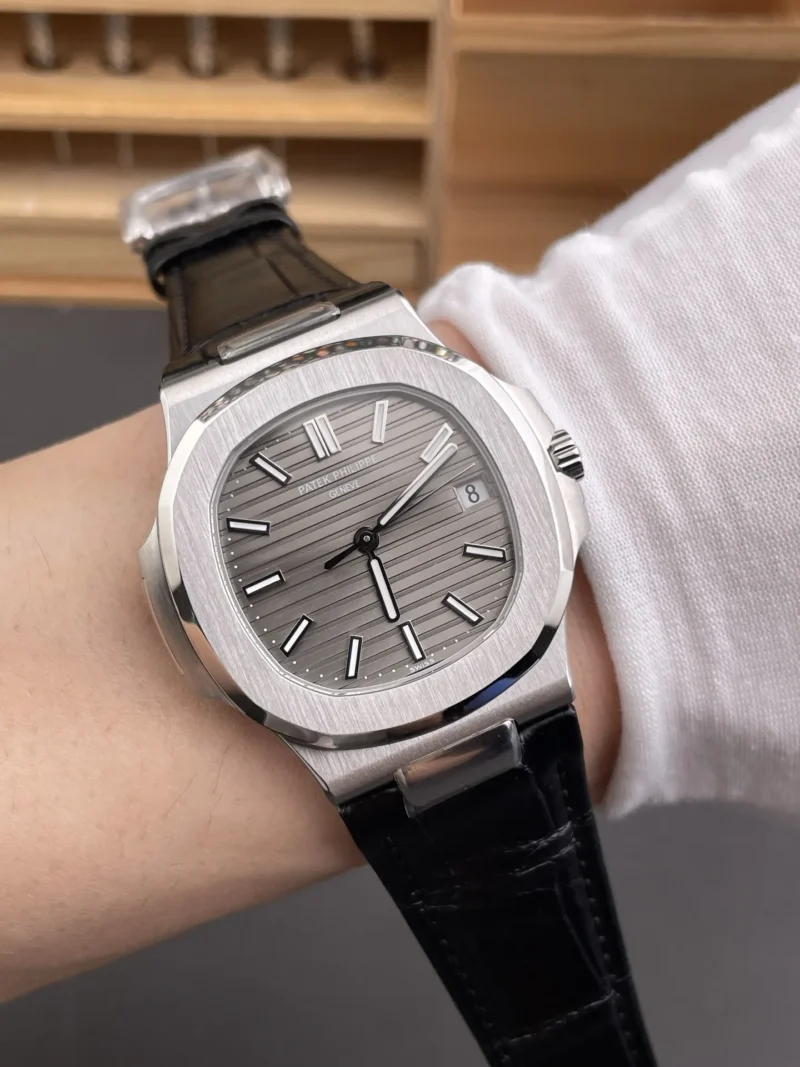 Patek Philippe Nautilus 5711 Grey Dial 40mm
