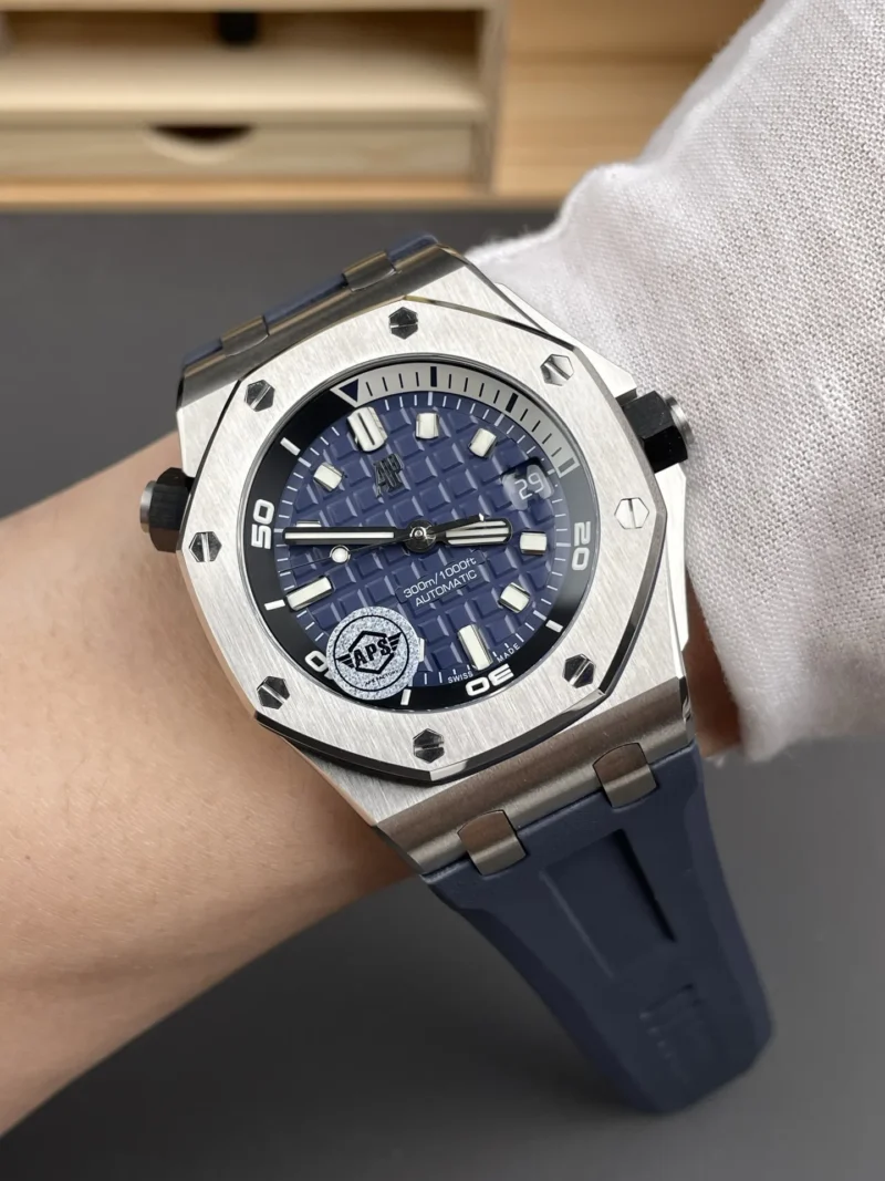 AP Royal Oak 15720 Blue Dial 42mm