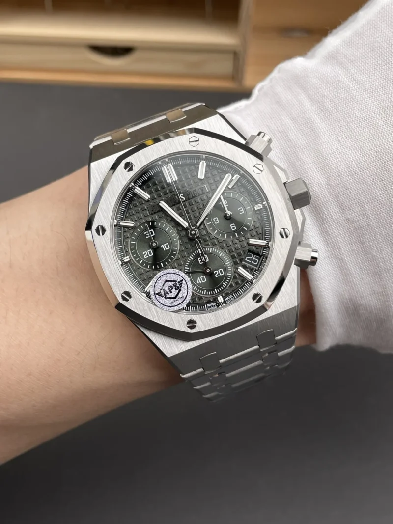 AP Royal Oak 26240 Green Dial 41mm