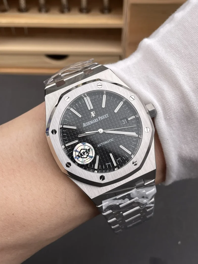 AP Royal Oak 15400 Black Dial 41mm