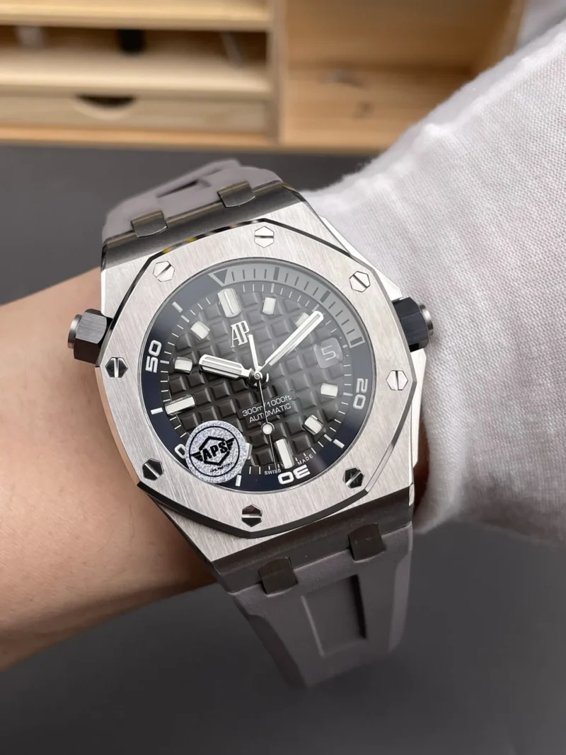 AP Royal Oak 15720 Grey Dial 42mm