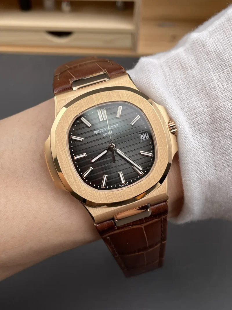 Patek Philippe Nautilus 5711 R Grey Dial 40mm