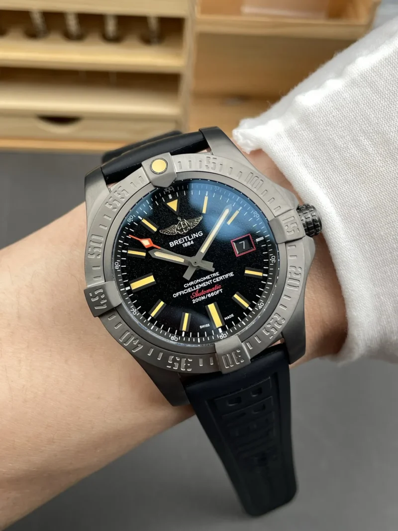 Breitling Avenger Black 44mm