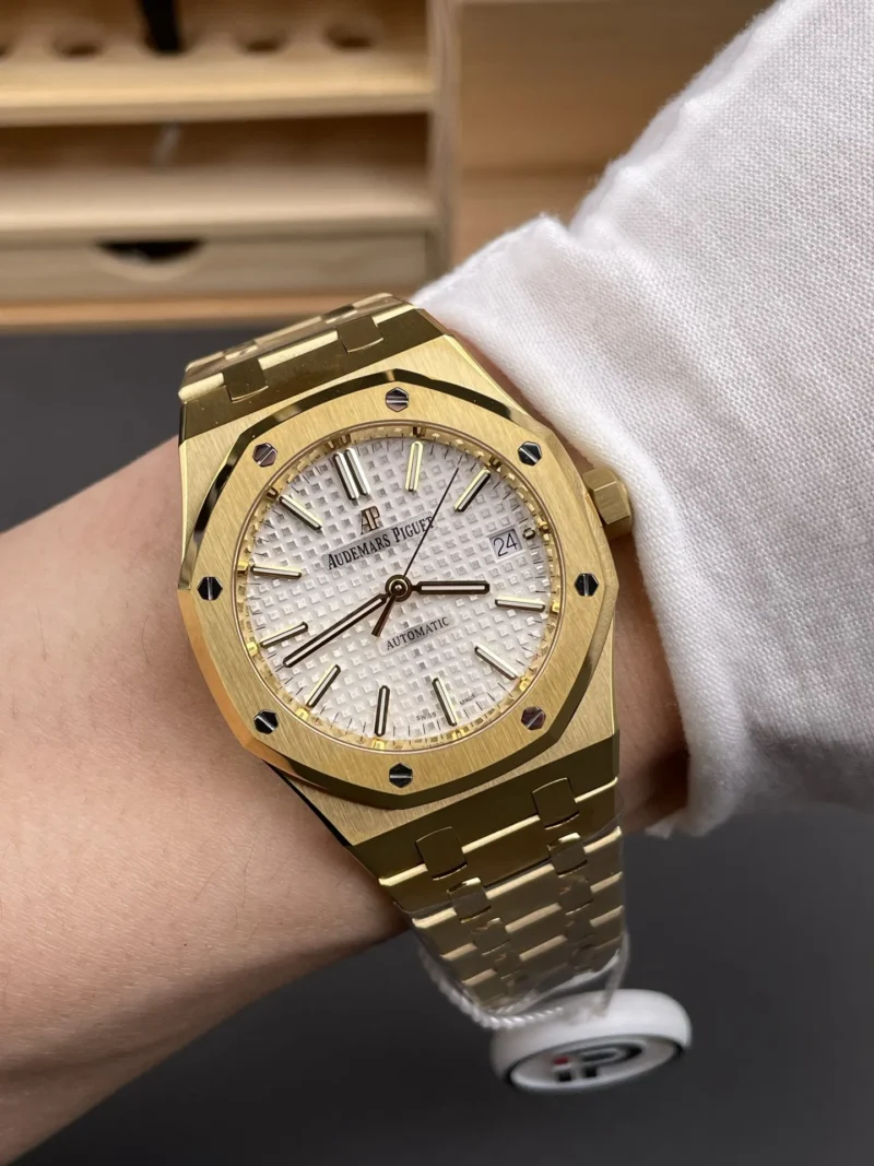 AP Royal Oak White Dial 37mm