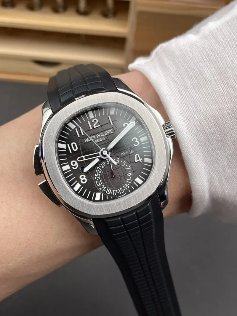 Patek Philippe Aquanaut Black Dial 40.8mm