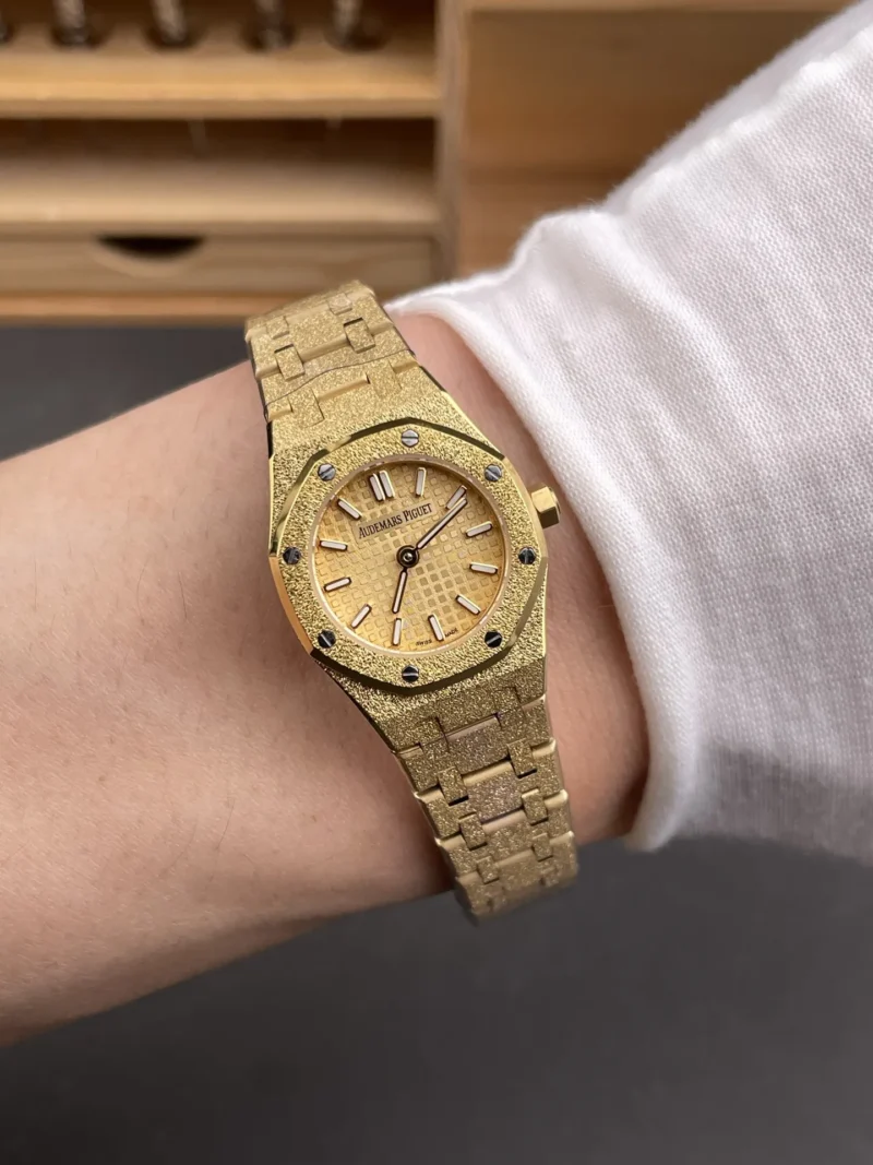 AP Royal Oak 67630 Frosted Gold 23mm
