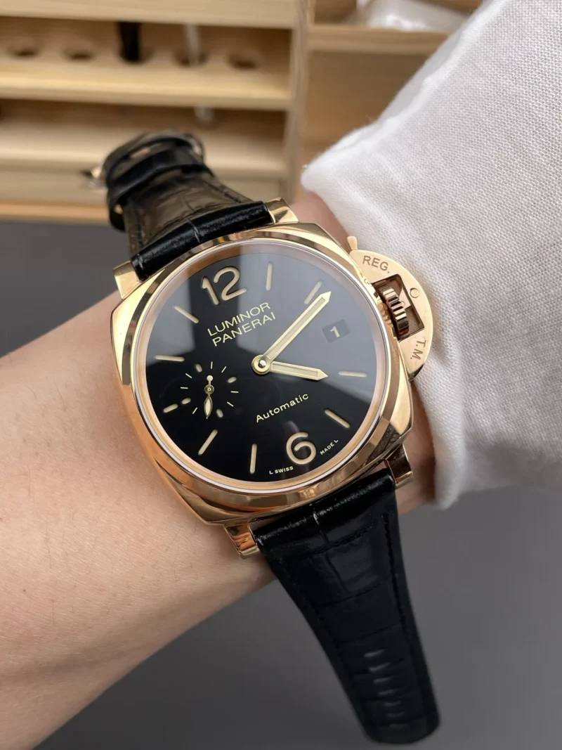 Panerai Luminor PAM908 Gold 42mm
