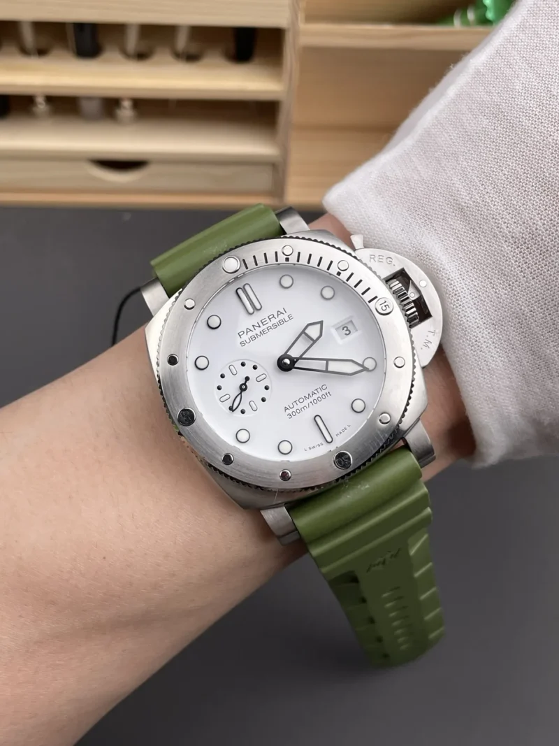 Panerai Submersible Submersible PAM1226 White Dial 44mm