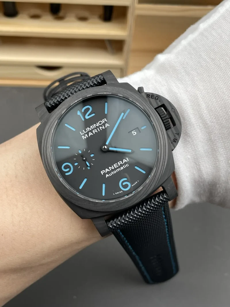 Panerai Luminor PAM1661 Carbon Fiber 44mm