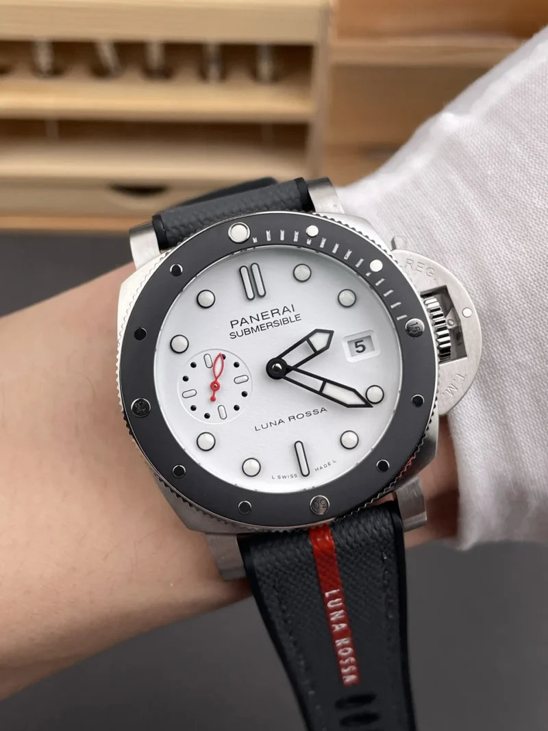 Panerai Luminor PAM1579 White 42mm
