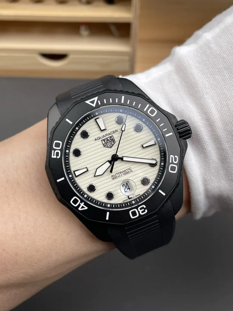 TAG Heuer Aquaracer Ceramic 43mm